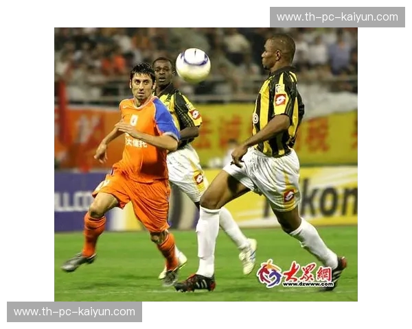 绿茵史诗：鲁能与伊蒂哈德的巅峰对决，荣耀之战，谁主沉浮？